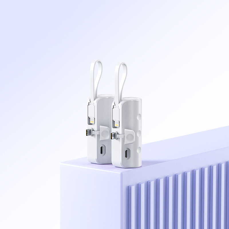 5000mAh Type C Output Mini Capsule Power Bank with Built-in Lip Cable and Lithium Battery